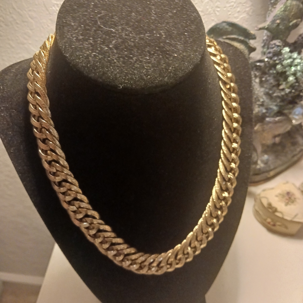 Beautiful THICK necklace - Picture 9 of 10
